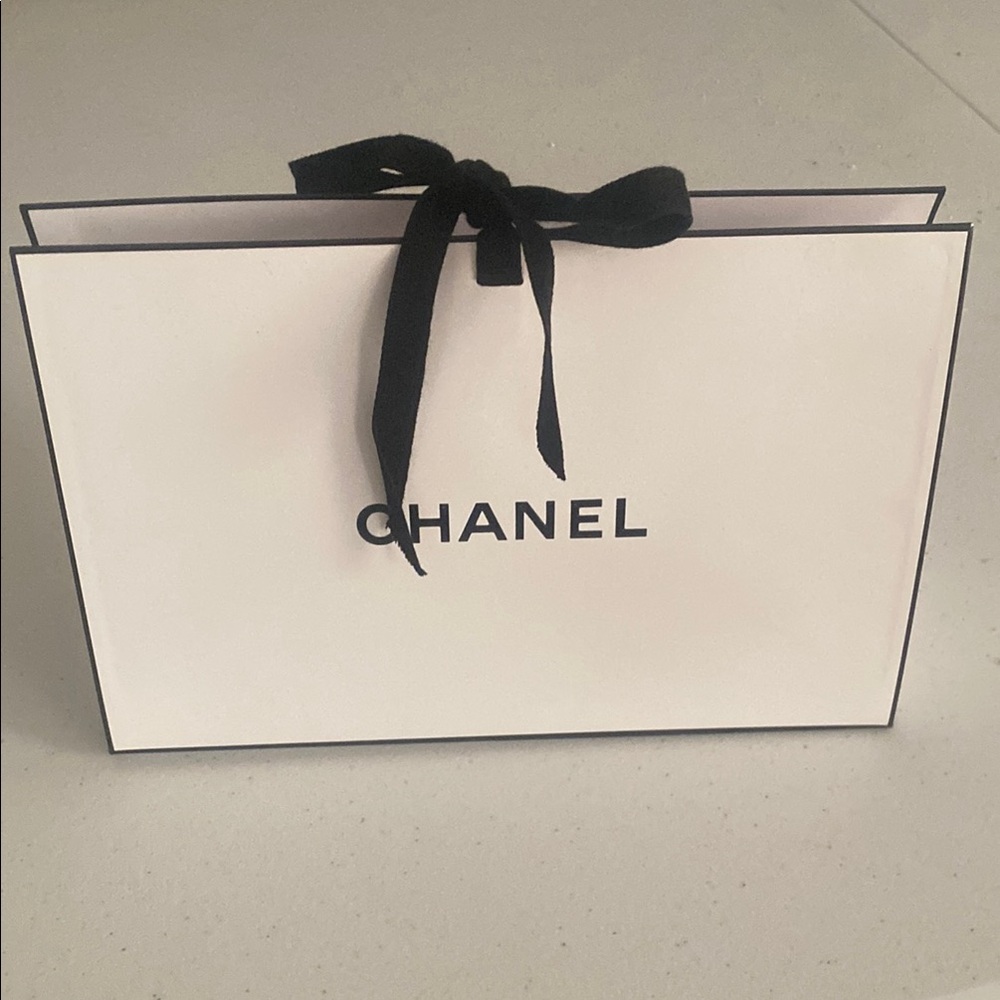 Chanel White Gift Bag with Black Ribbon bow shredded paper new never used
